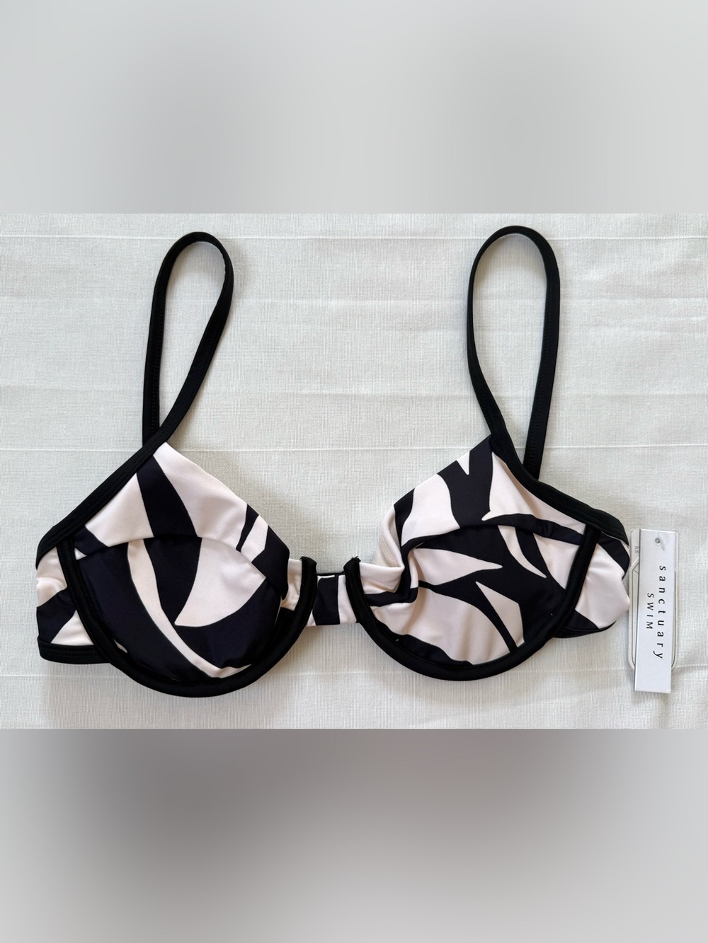 NWT Sanctuary Swim Abstract Island Bikini Top | White Black Size M